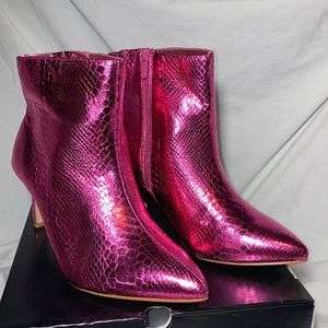 Torrid Size 11 w pink fuchsia snake bootie